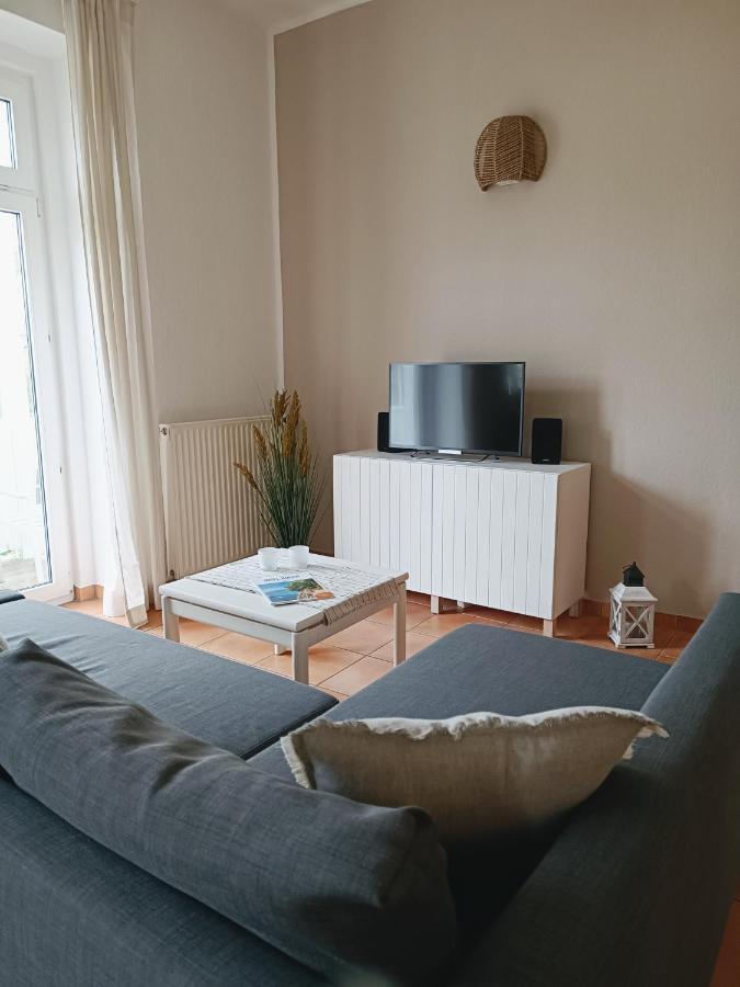 Ferienwohnung Strandmuschel In Der Villa Daheim In Juliusruh Breege Exterior foto